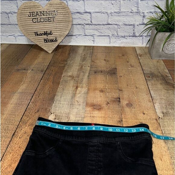 Spanx Vintage Distressed Ankle Skinny Jeans Size Large Black 20213R 
Size L - Picture 4 of 11